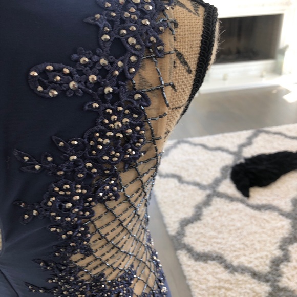 Camille La Vie gown size 2 - Picture 3 of 8